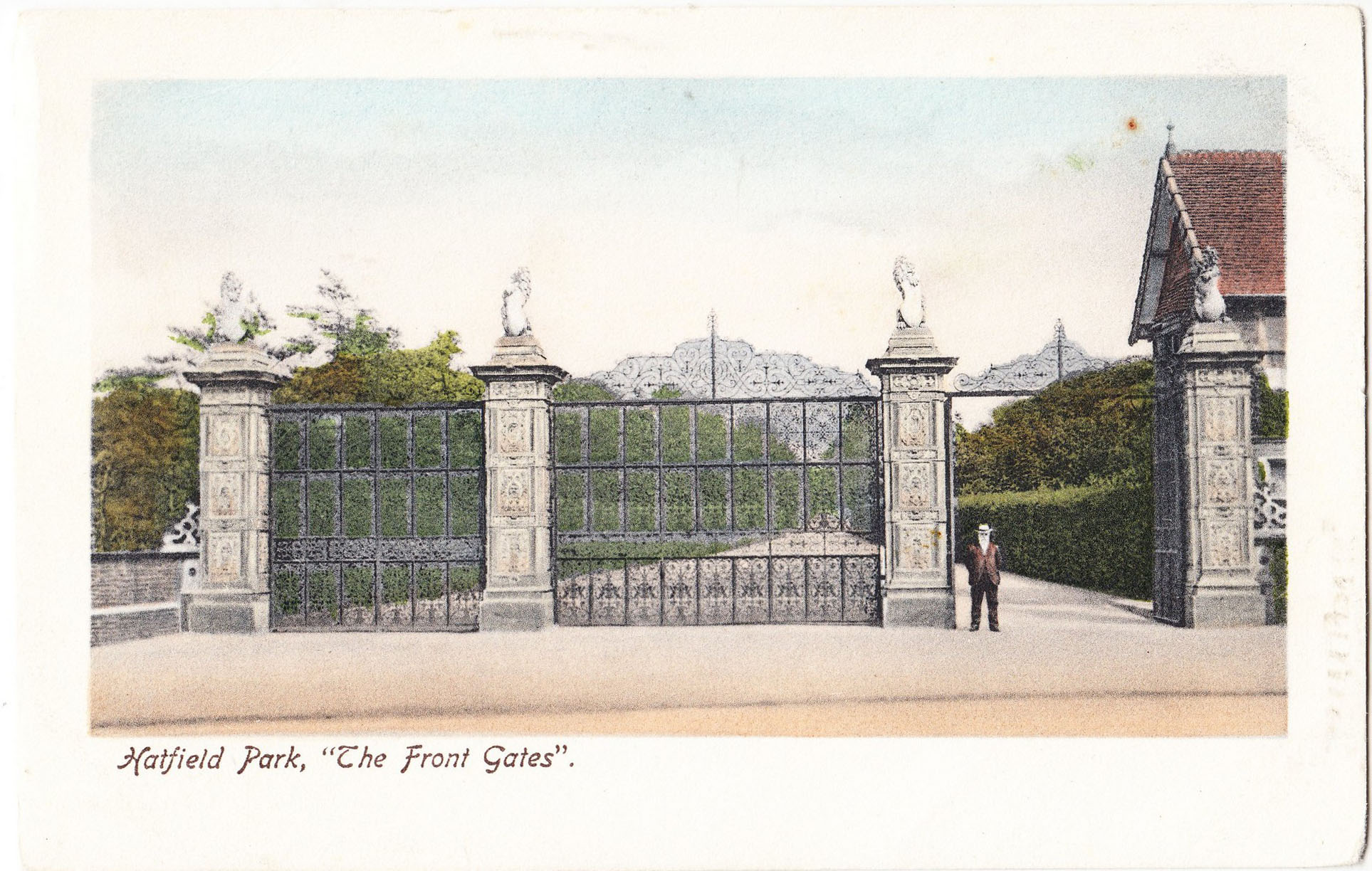 Hatfield_House_Front_Gate_Hatfield_Series_50.jpg