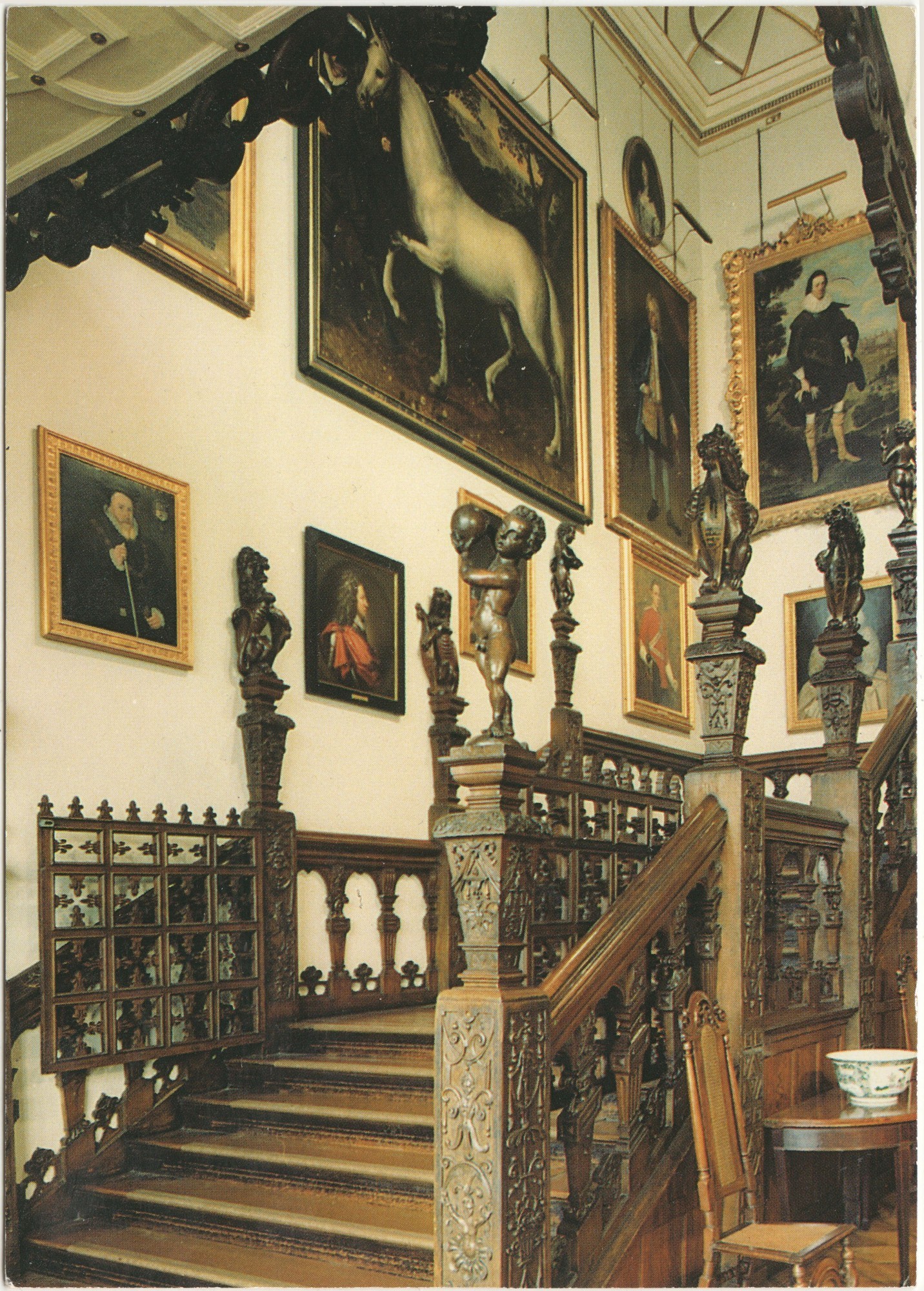 Hatfield_House_Grand_Staircase_Hh7.jpg
