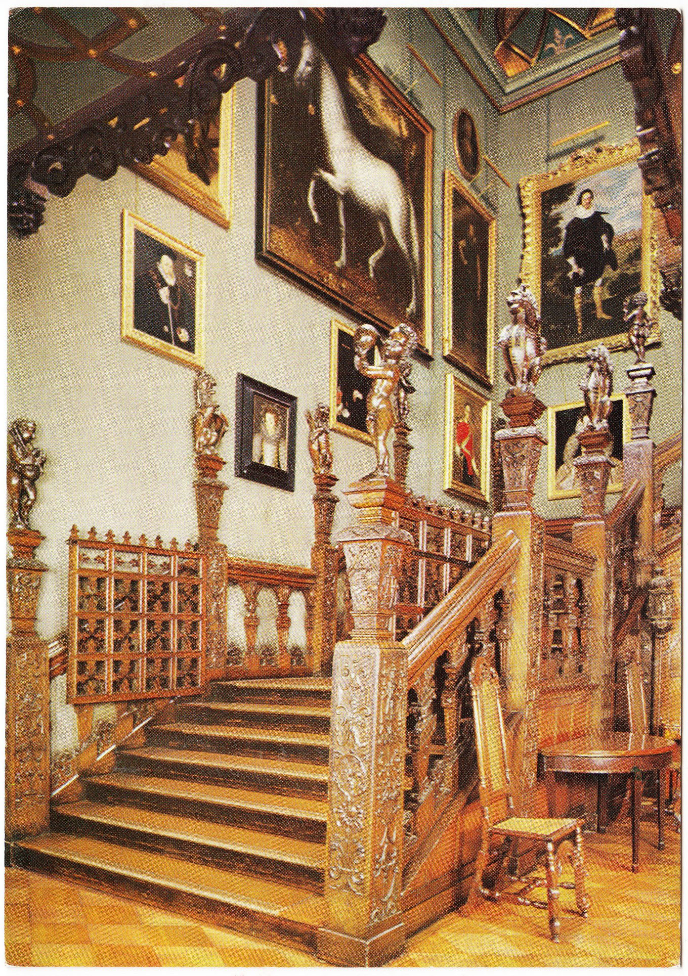 Hatfield_House_Grand_Staircase_Hh7_2.jpg