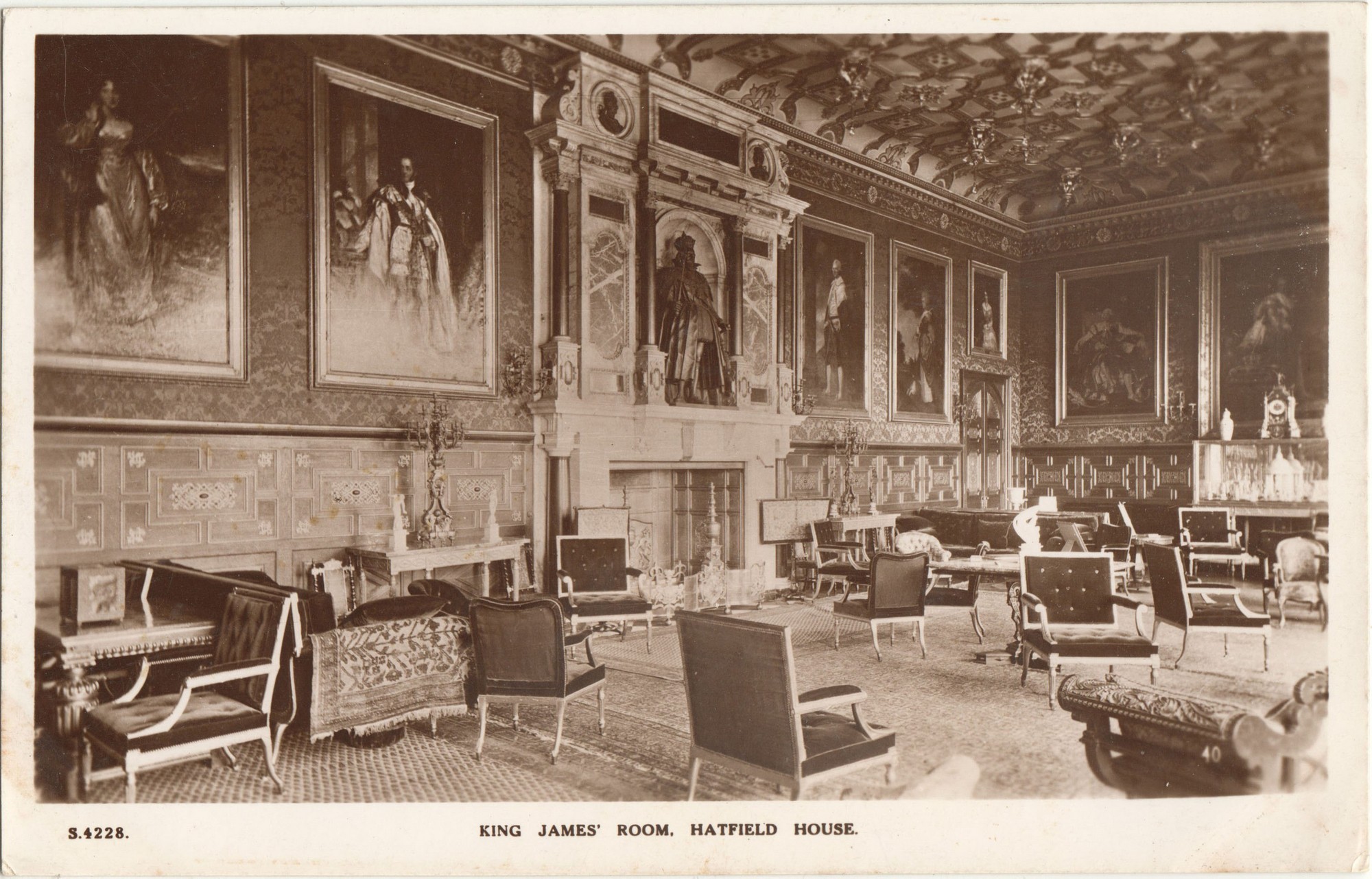 Hatfield_House_King_James_Room_Bridge_House.jpg