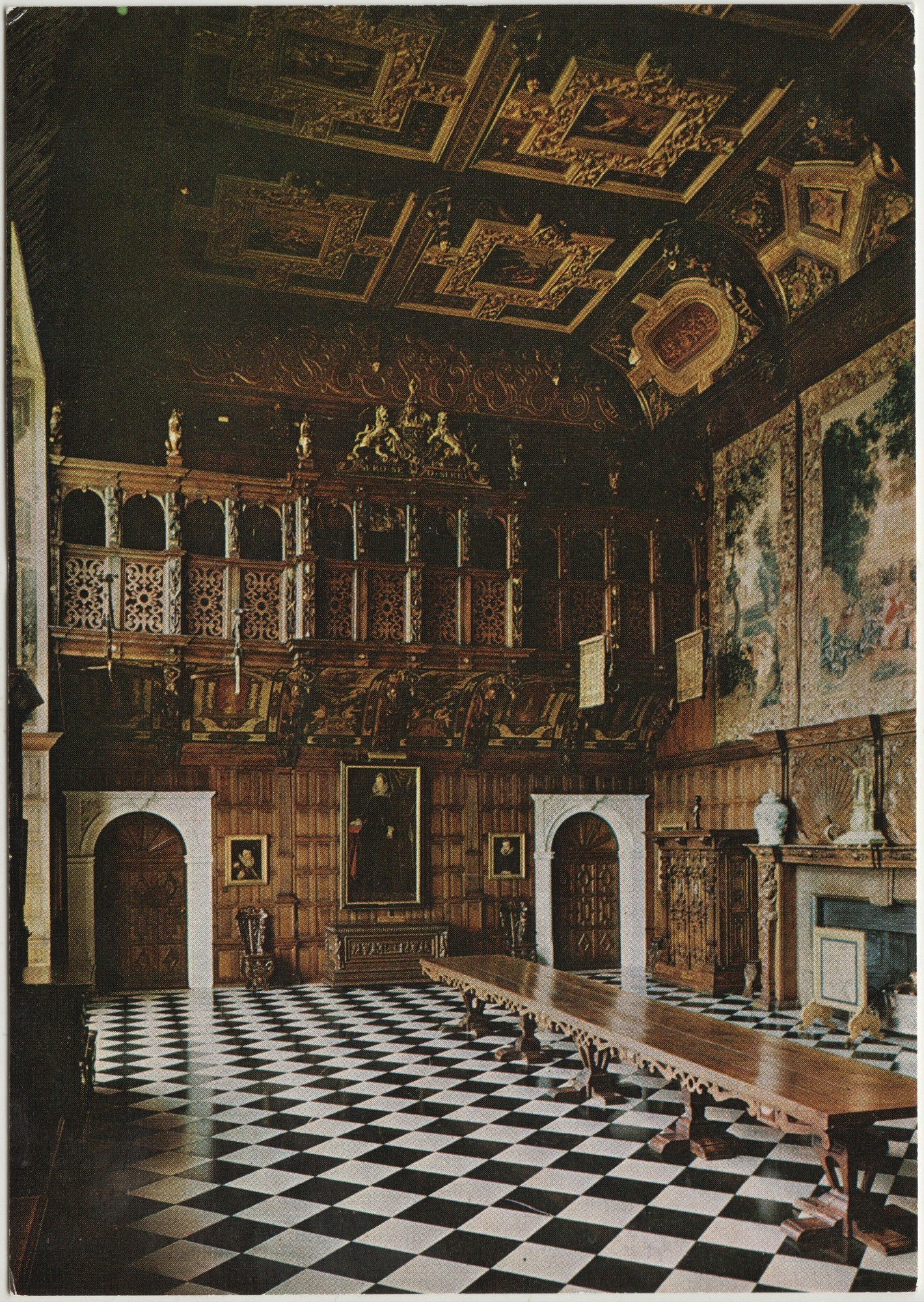 Hatfield_House_Marble_Hall_Hh6.jpg