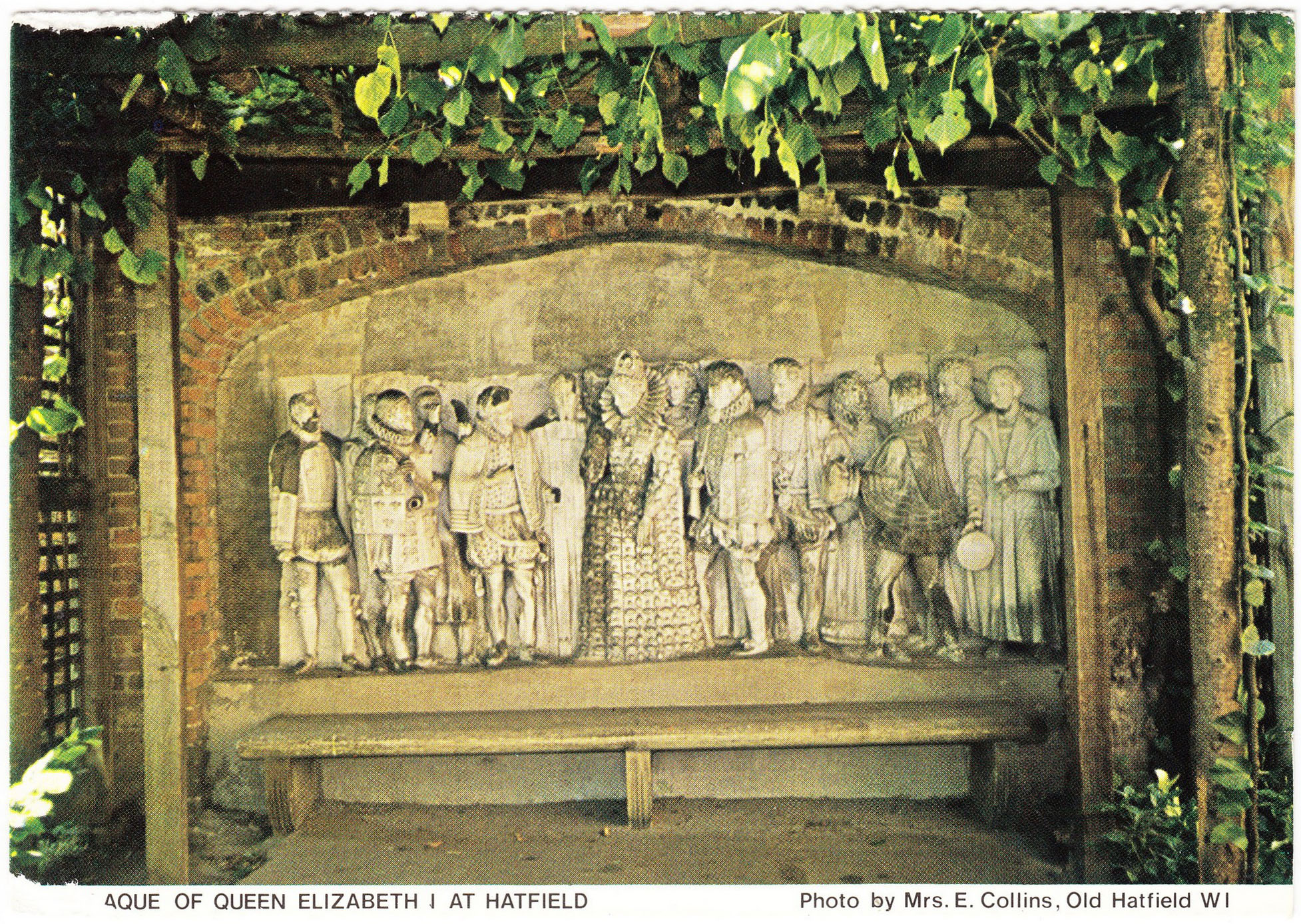 Hatfield_House_Plaque_Wi.jpg