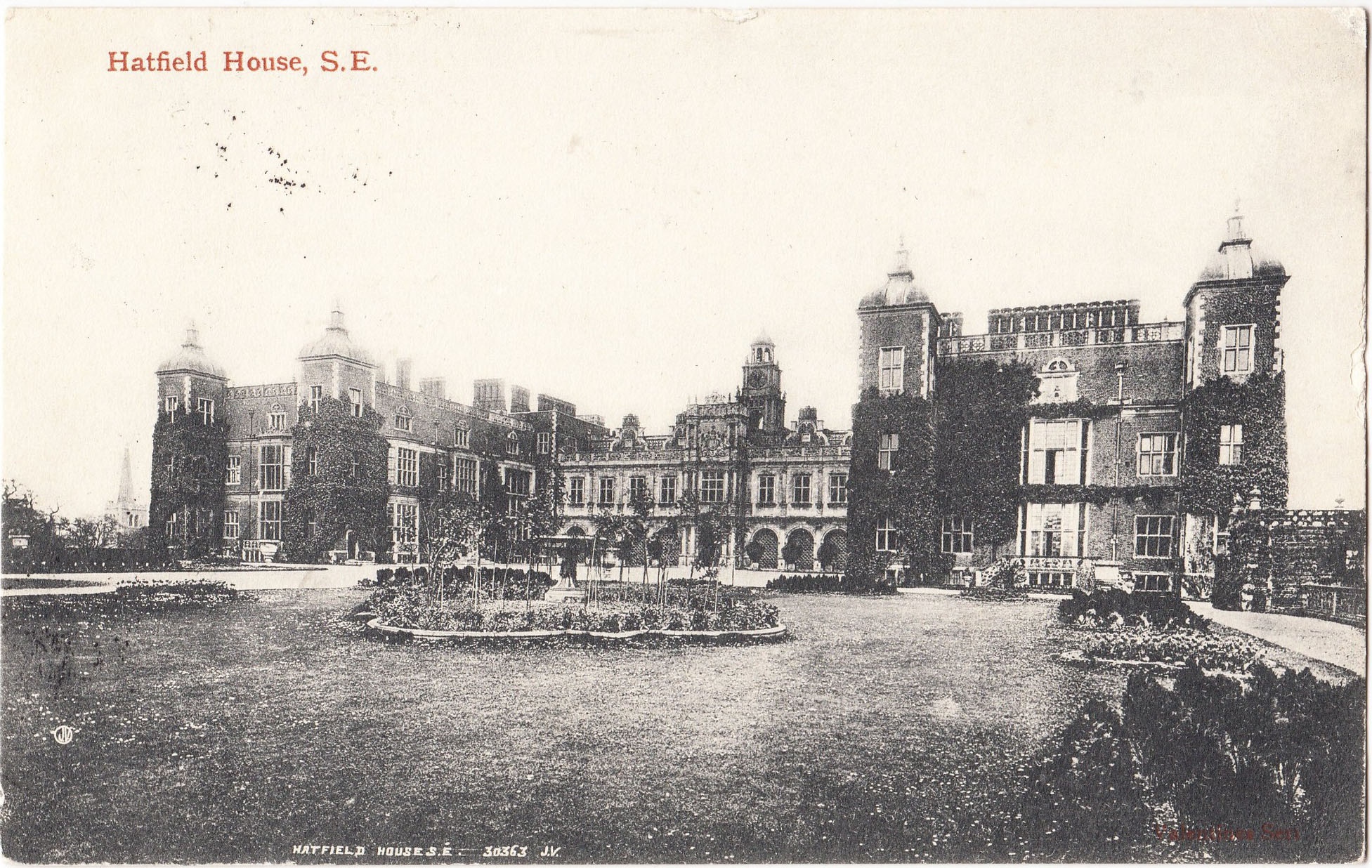 Hatfield_House_South_East_1916.jpg
