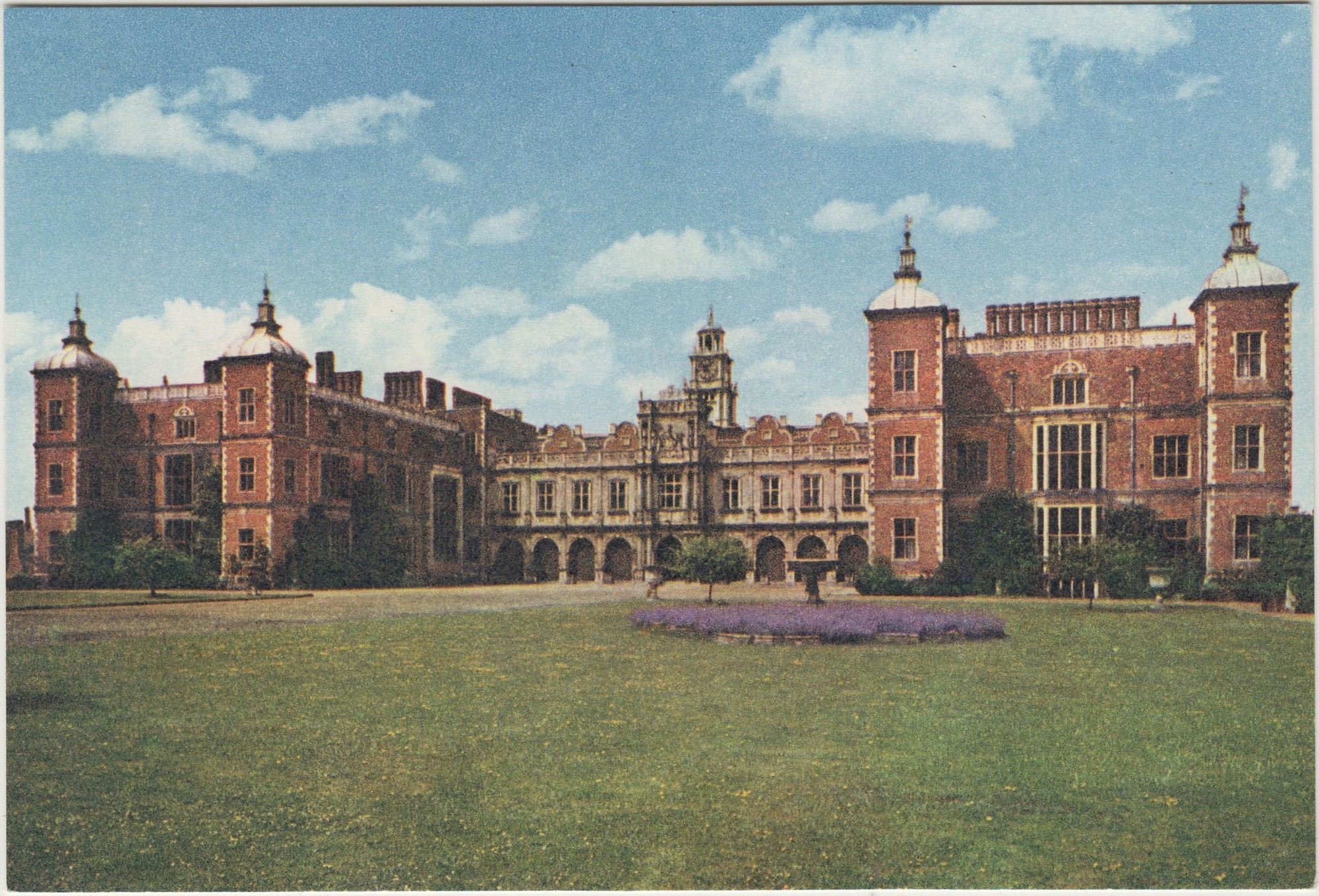 Hatfield_House_South_Front_Dixon_1489.jpg