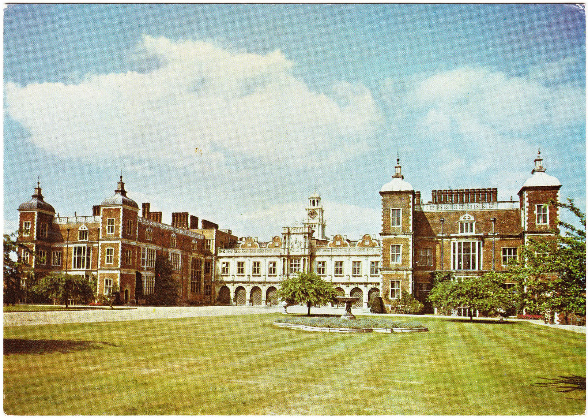 Hatfield_House_South_Front_Hh34.jpg