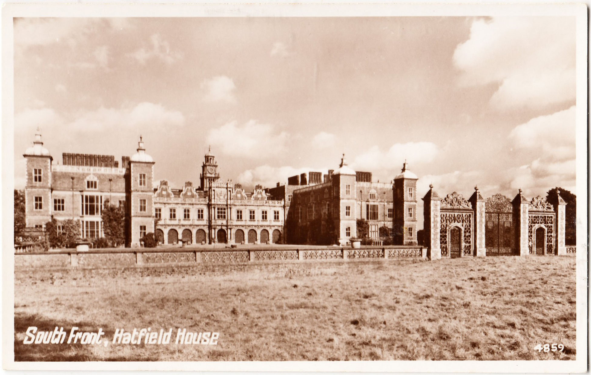Hatfield_House_South_Front_Photo_Precision.jpg