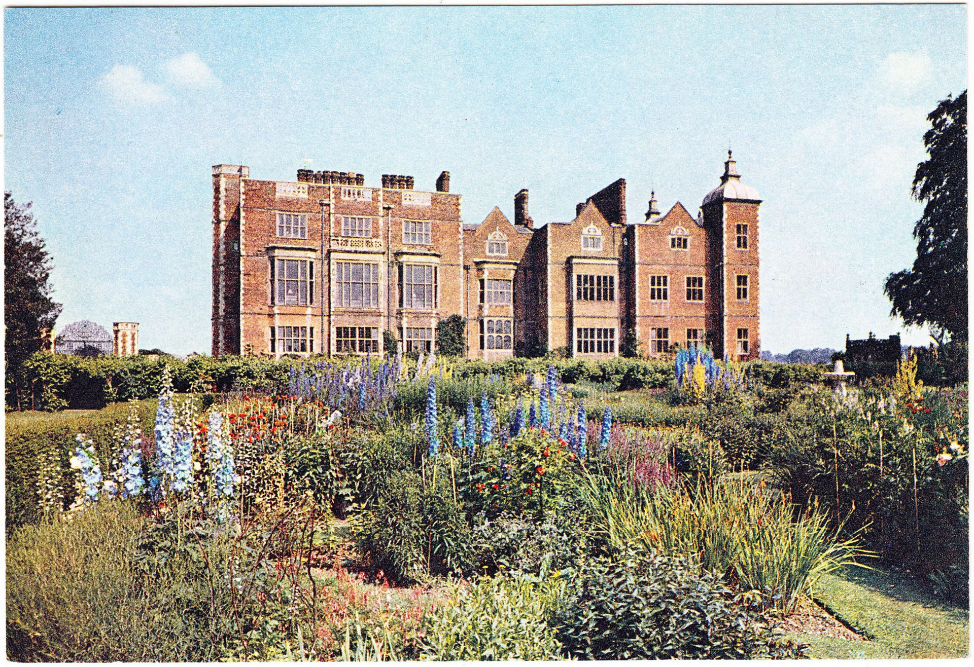 Hatfield_House_West Front Dixon 573.jpg