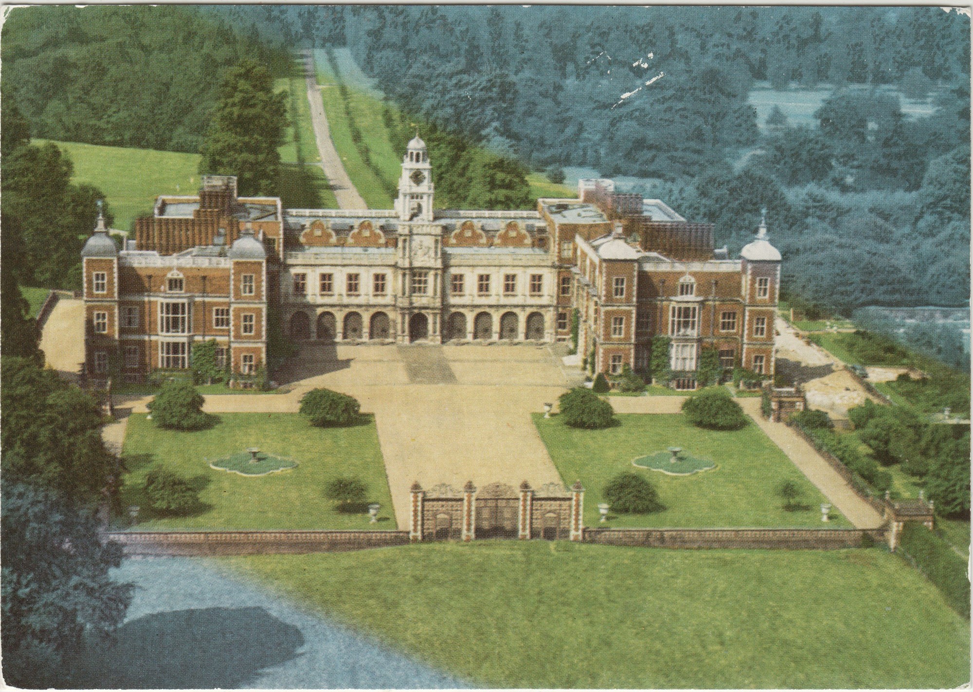 hatfield_house_aerial_south_front_hh1.jpg
