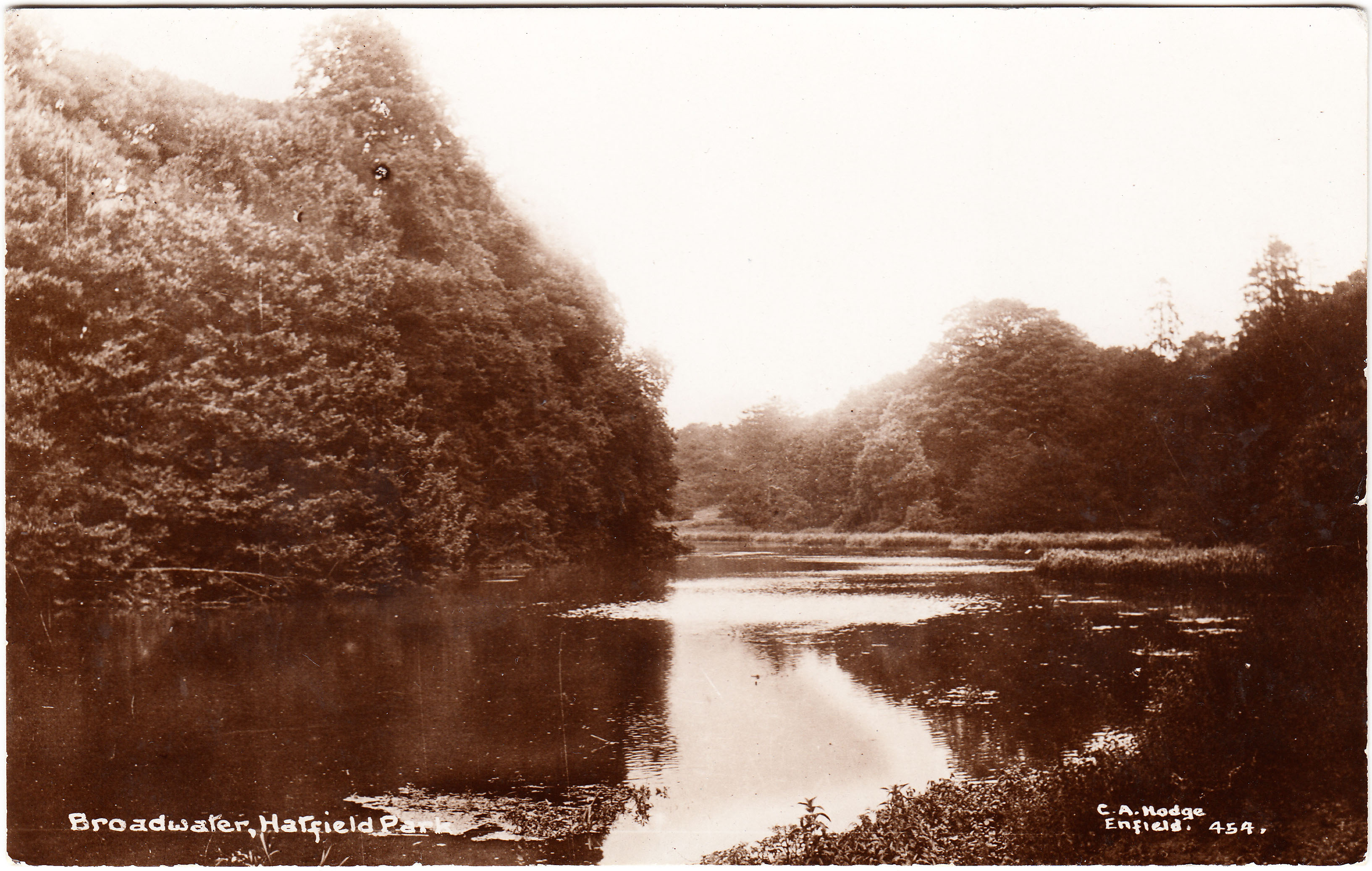 hatfield_house_broadwater_19220802.jpg