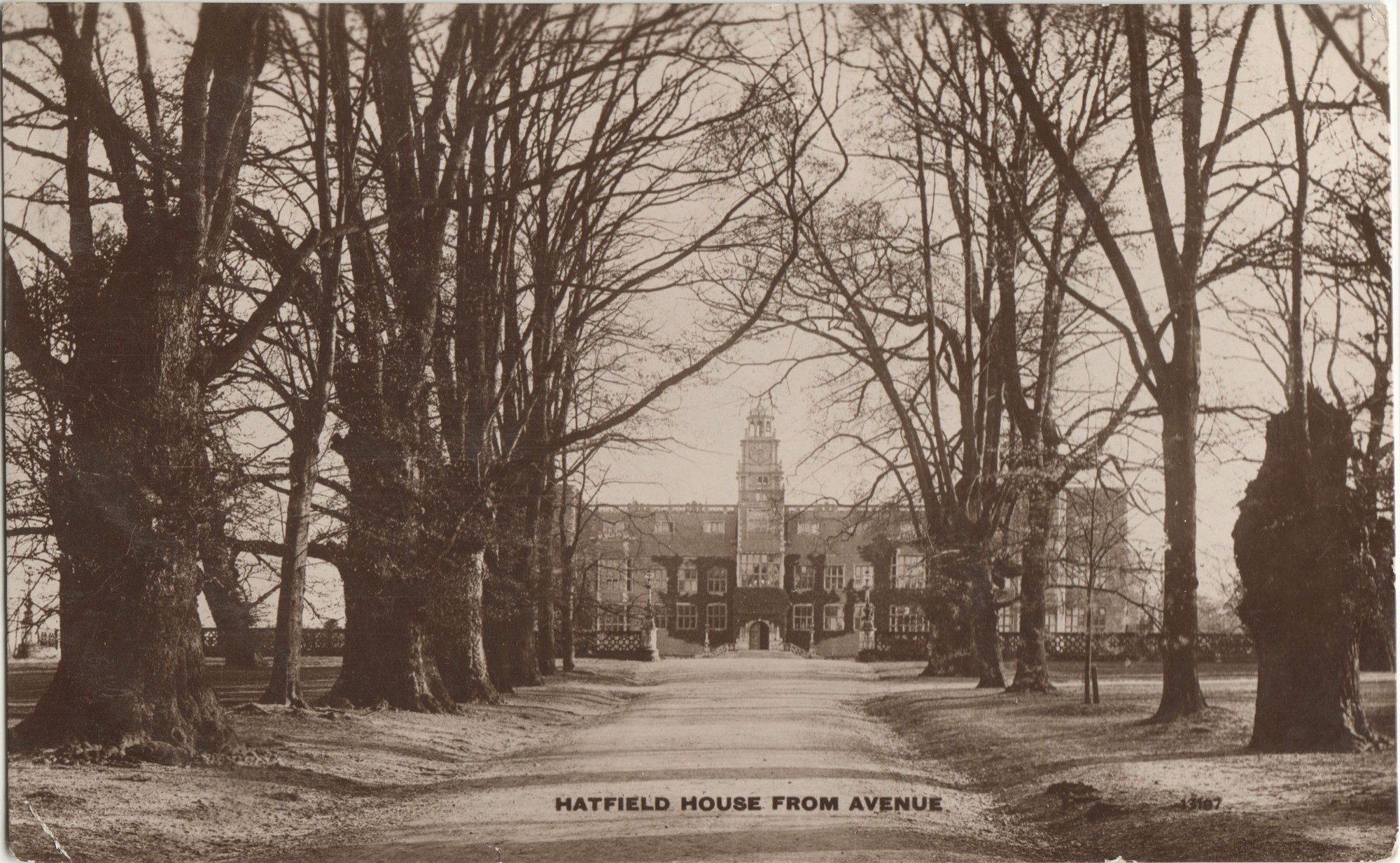 hatfield_house_from_avenue_bww_1906.jpg