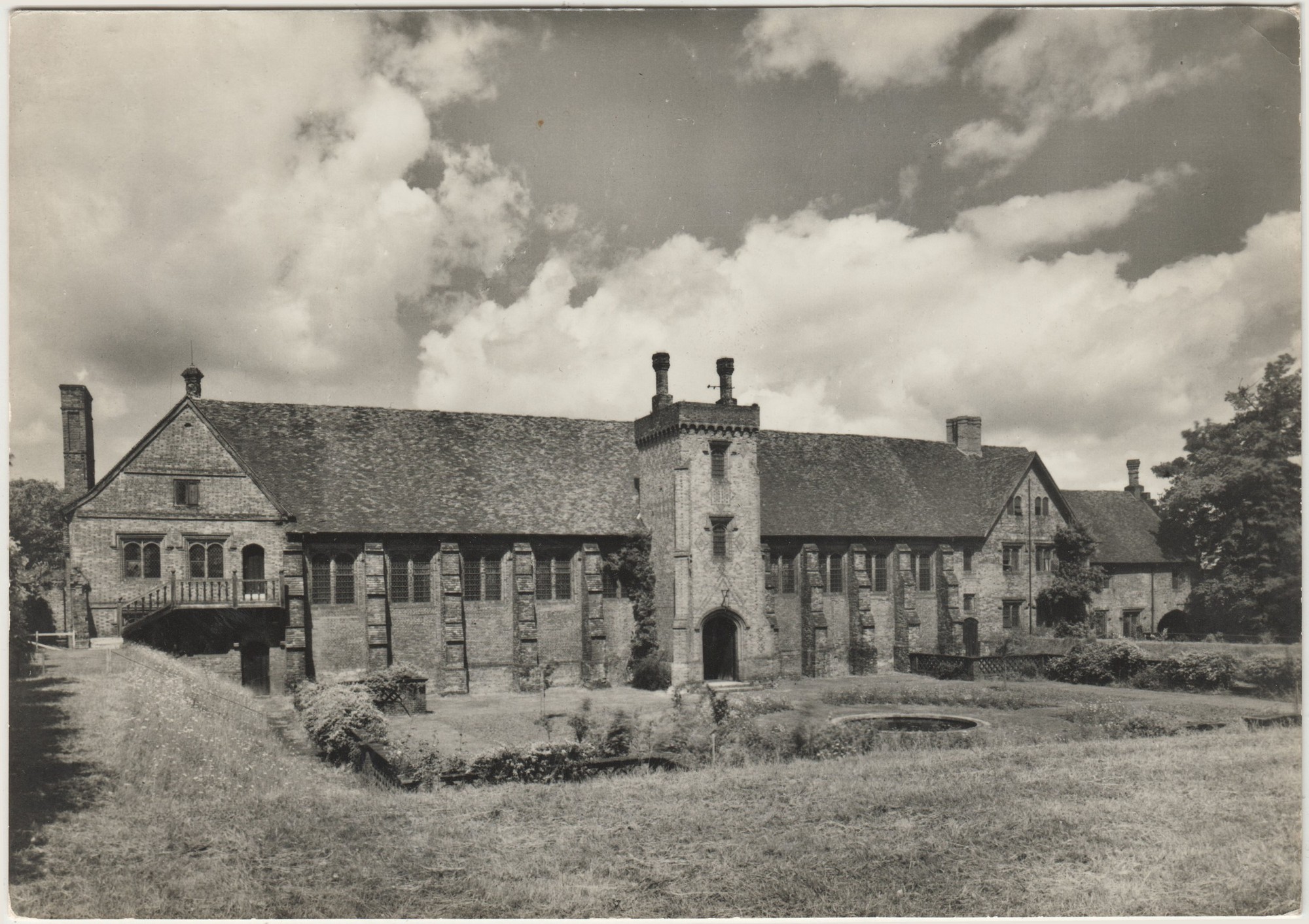 hatfield_house_old_palace_english_life_bw.jpg