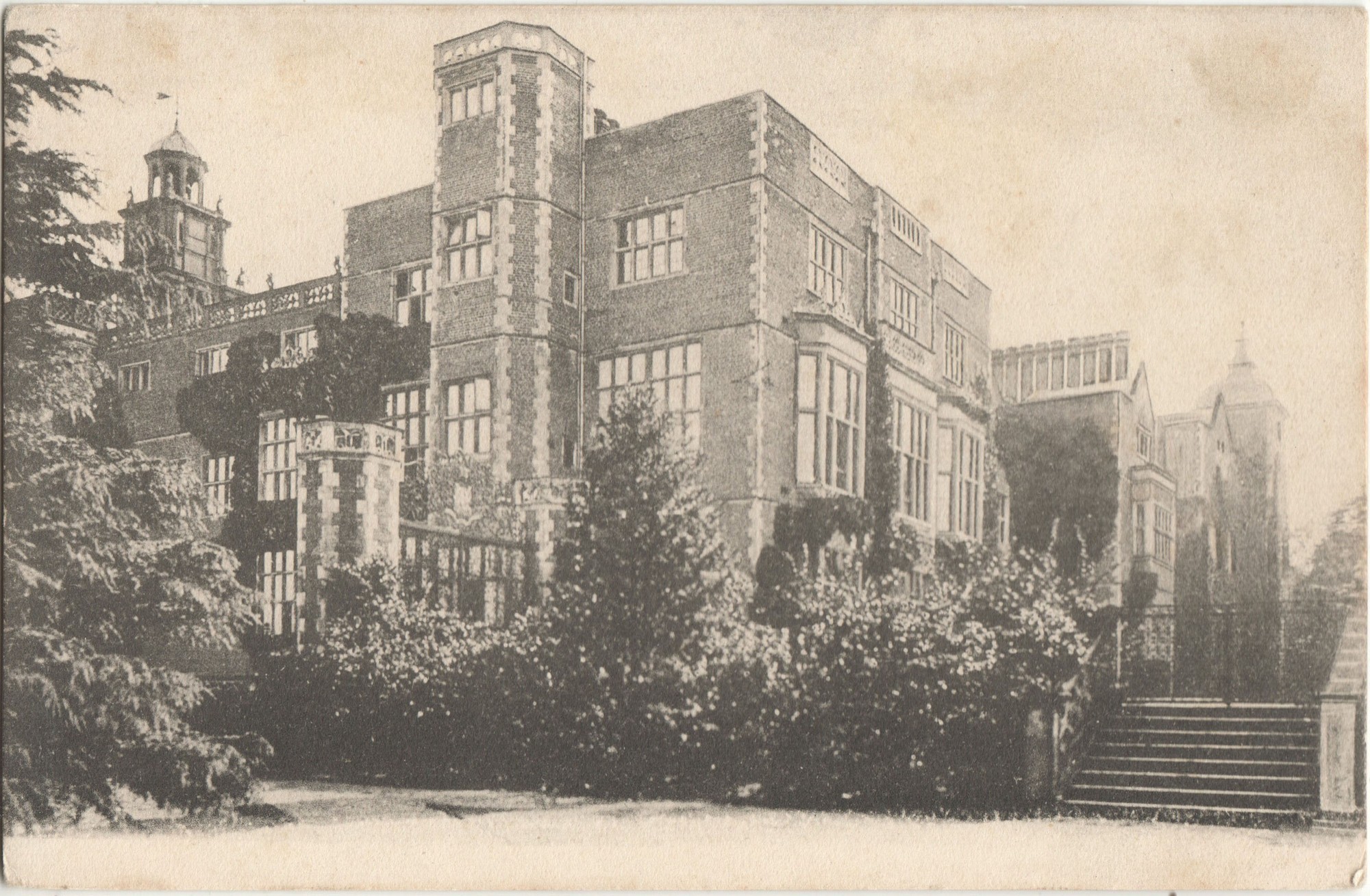 hatfield_house_side_5.jpg