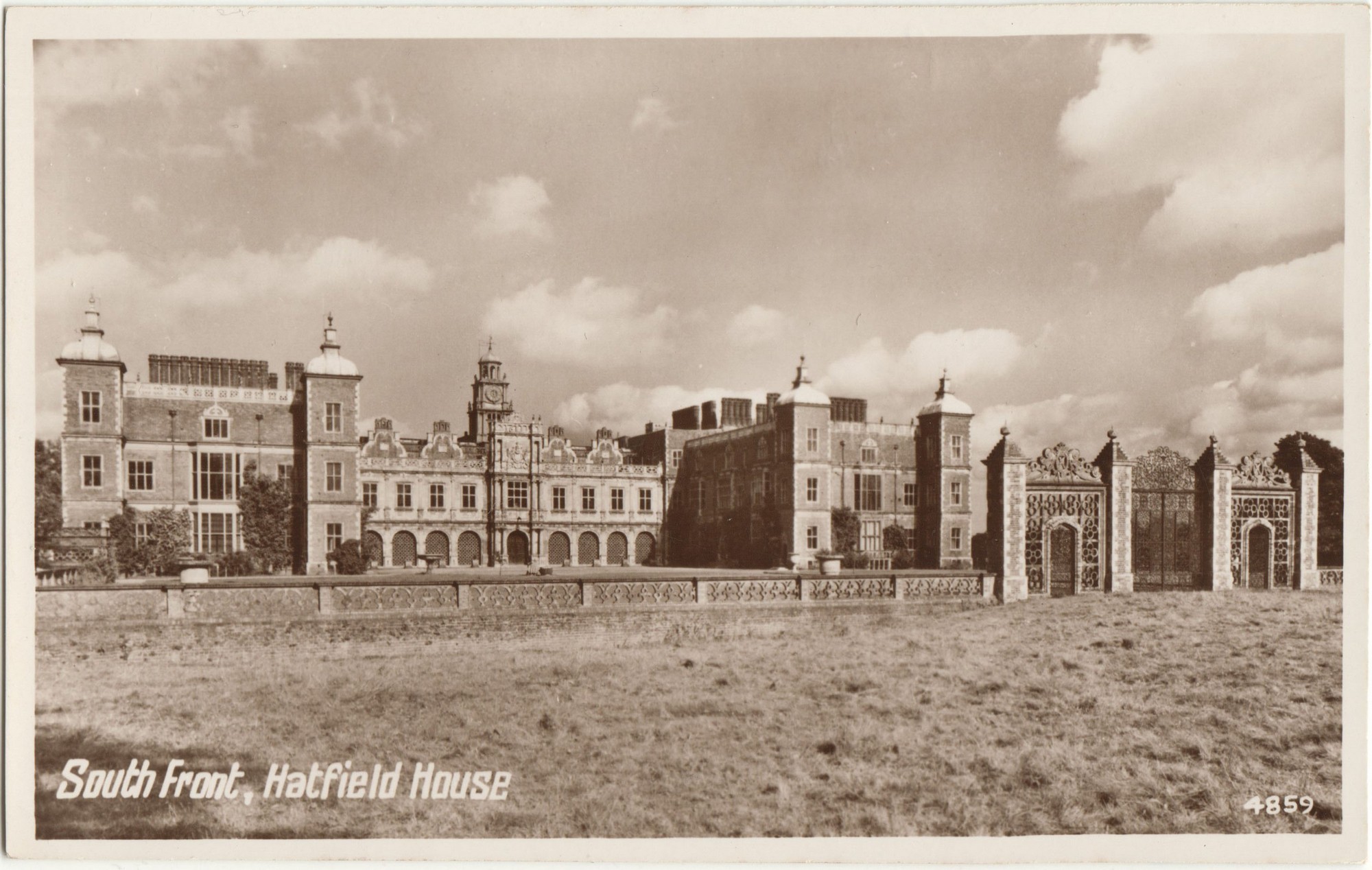 hatfield_house_south_front_photochrom_4859.jpg