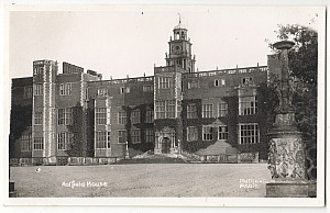 01_9_X_14_Bw_Hatfield_House.jpg