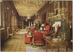 10_X_15_Hatfield_House_Long_Gallery_Historic_Pubs_Hh9.jpg