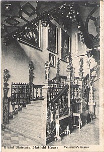 17_hatfield_house_grand_staircase_valentines.jpg