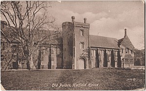 21_9_X_14_Bw_Hatfield_House_Old_Palace_Valentines_06152.jpg