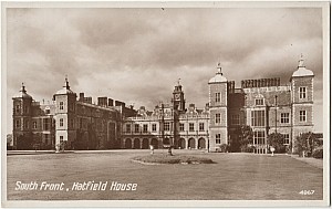 25_9_X_14_Bw_Hatfield_House_South_Front_4867.jpg