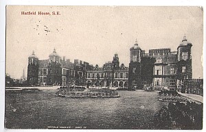 29_hatfield_house_se.jpg