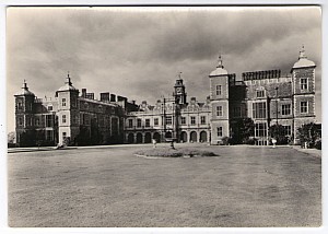 34_hatfield_house_south_front_1958.jpg
