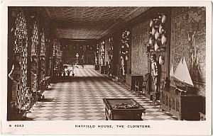 35_9_X_14_Bw_Hatfield_House_The_Cloisters_Kingsway_S4243_1914.jpg
