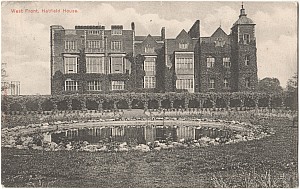 38_9_X_14_Bw_Hatfield_House_West_Front_1905.jpg