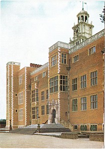 Hatfield House_North_Front_Hh5.jpg