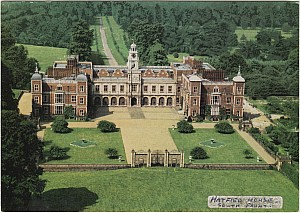 Hatfield_House_Aerial_South_Front_Hh1_3.jpg