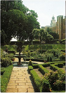 Hatfield_House_Knot_Garden_Hh35.jpg