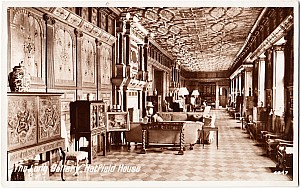 Hatfield_House_Long_Gallery_4847.jpg