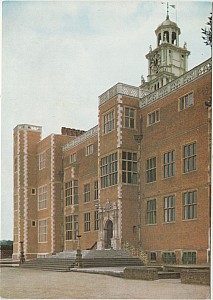 Hatfield_House_North_Front_Hh5.jpg