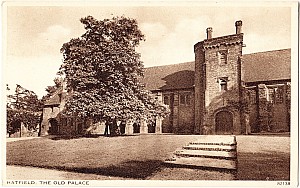 Hatfield_House_Old_Palace_Daisy_Gray.jpg