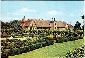 Hatfield_House_Old_Palace_Dixon_571.jpg