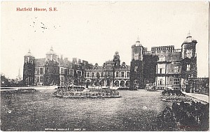 Hatfield_House_South_East_1916.jpg