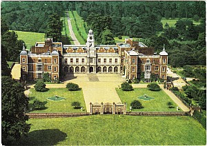 Hatfield_House_South_Front_Aerial_Hh1_2.jpg