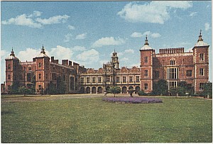 Hatfield_House_South_Front_Dixon_1489.jpg