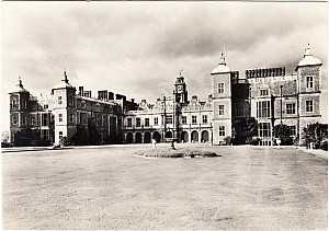Hatfield_House_South_Front_English_Life.jpg
