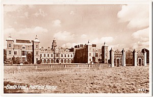 Hatfield_House_South_Front_Photo_Precision.jpg