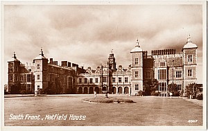 Hatfield_House_South_Front_Photo_Precision_4867.jpg