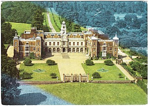 Hatfield_House_South_Frontaerial_Hh1.jpg
