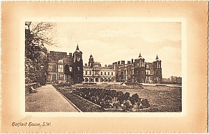 Hatfield_House_South_West.jpg