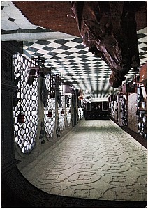 Hatfield_House_The_Armoury_Hh12_2.jpg
