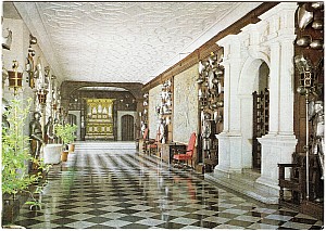 Hatfield_House_The_Armoury_Hh12_3.jpg