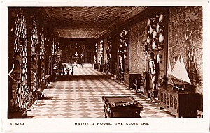 Hatfield_House_The_Cloisters_Whs_S4243.jpg
