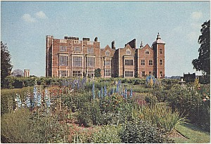 Hatfield_House_West_Front_Dixon_573.jpg