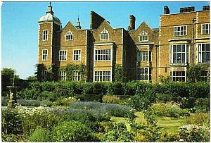 Hatfield_House_West_Garden_Interprint.jpg