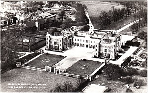 hatfield_house_aerofilms_ltd.jpg