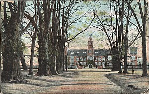 hatfield_house_from_avenue_1904.jpg