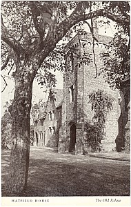 hatfield_house_old_palace_2.jpg