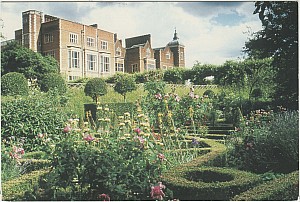 hatfield_house_west_front_jerry_harpur.jpg